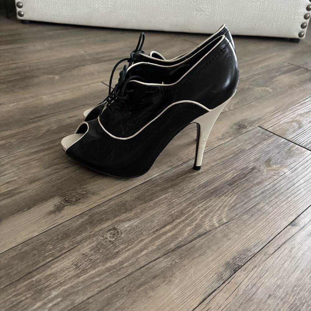 Steven By Steve Madden Black and White Peep Toe Heels, Size 7 - Picture 5 of 16